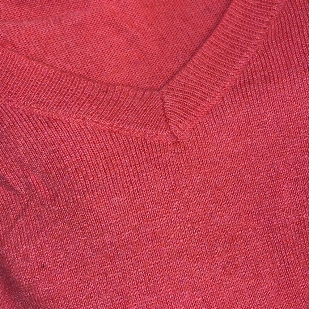 Lightweight V-Neck Sweater 💕 - Picture 3 of 3